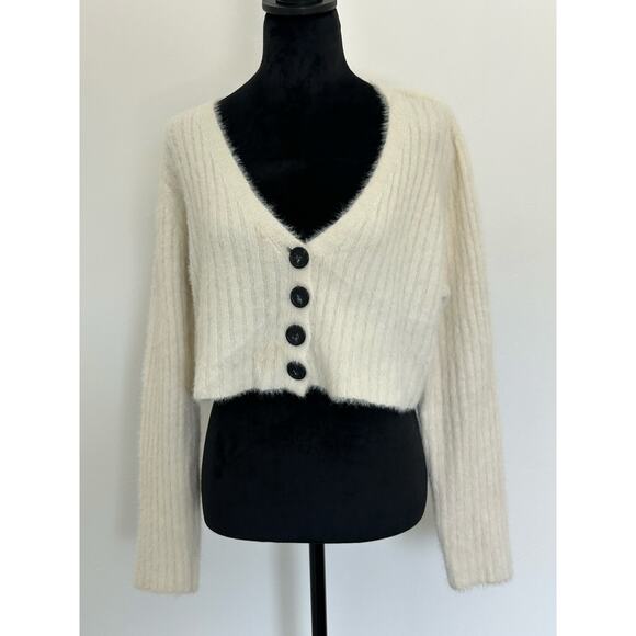 Urban Outfitter Cropped Fuzzy Cream Sweater, Size Large - Picture 1 of 8
